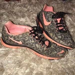Nike Tennis Shoes